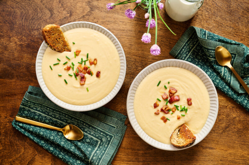 Creamy Cheddar Cauliflower Soup